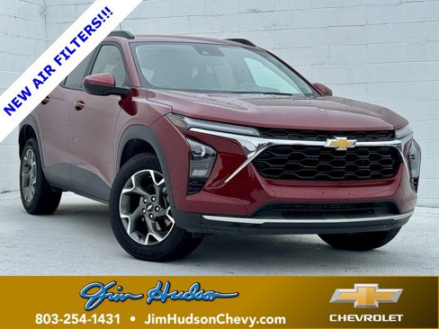 Used 2024 Chevrolet Trax LT image 1