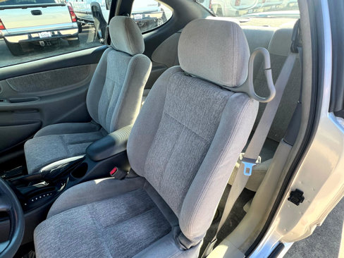 Used 2002 Oldsmobile Alero GL image 38
