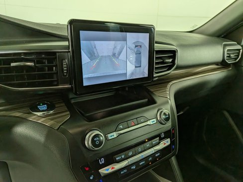 Used 2020 Ford Explorer Limited image 24