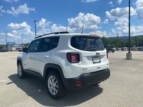 Used 2022 Jeep Renegade Latitude w/ Convenience Group image 4