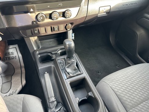 Used 2022 Toyota Tacoma SR image 17