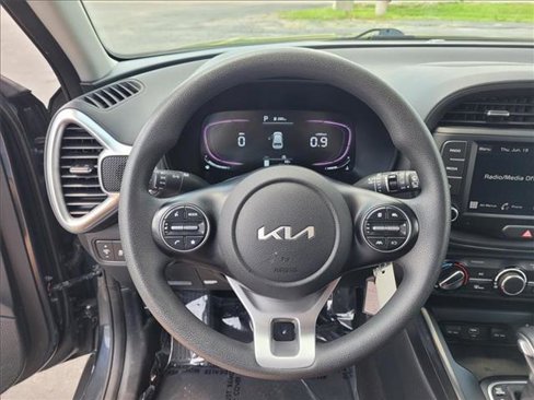 Used 2024 Kia Soul LX w/ Option Group 015 image 17