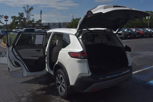 Used 2021 Nissan Rogue SV w/ Premium Package image 16