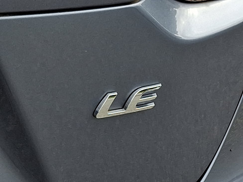 Used 2022 Toyota Corolla LE image 30