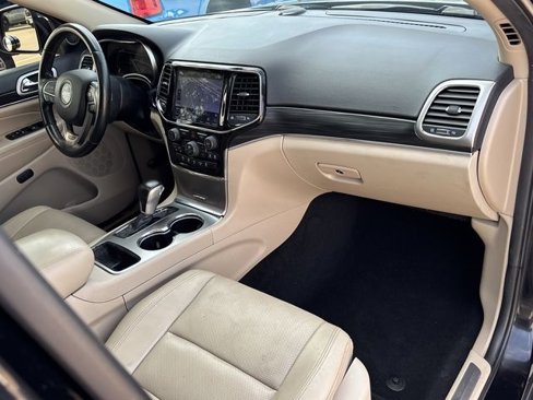 Used 2020 Jeep Grand Cherokee Limited w/ Luxury Group II image 28