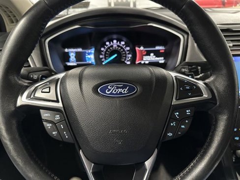Used 2020 Ford Fusion Titanium image 22