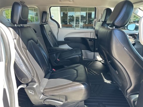 Used 2021 Chrysler Voyager Lxi image 46