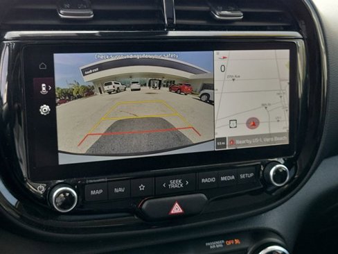 Used 2023 Kia Soul EX image 32