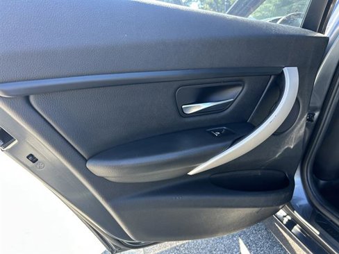 Used 2016 BMW 320i Sedan image 20