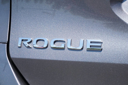 Used 2016 Nissan Rogue S image 12