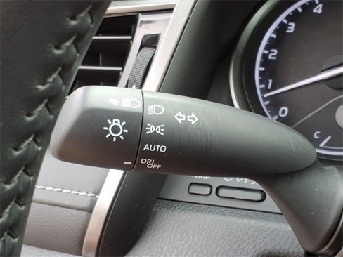 Used 2024 Toyota Camry SE image 20