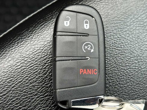 Used 2020 Jeep Compass Latitude image 34