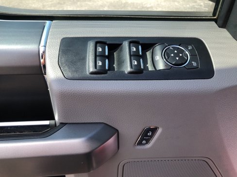 Used 2018 Ford F150 XLT w/ Equipment Group 302A Luxury image 12