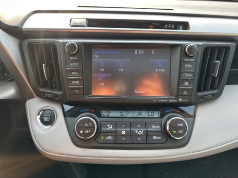 Used 2017 Toyota RAV4 Limited image 28