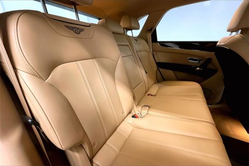Used 2019 Bentley Bentayga image 29
