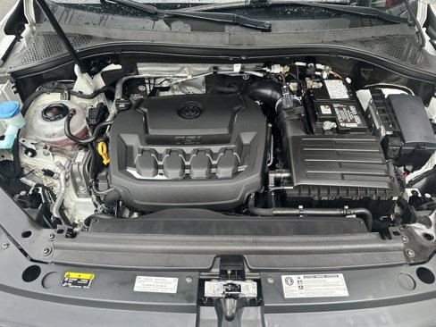 Used 2020 Volkswagen Tiguan SE w/ Panoramic Sunroof Package image 38