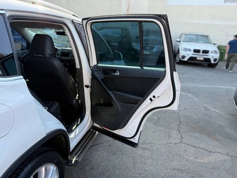 Used 2014 Volkswagen Tiguan SE image 22