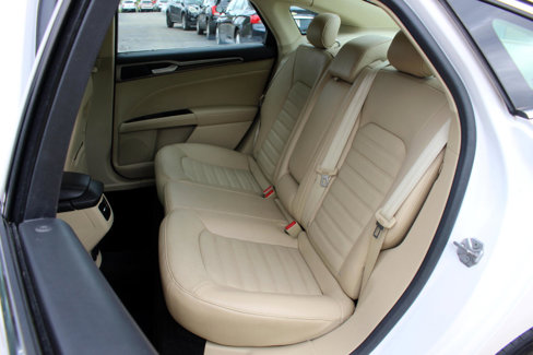 Used 2014 Ford Fusion SE w/ Equipment Group 202A image 33
