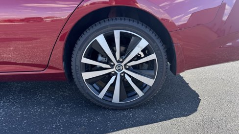 Used 2020 Nissan Altima 2.5 SR w/ Premium Package image 29