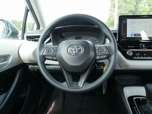 Used 2025 Toyota Corolla LE image 17