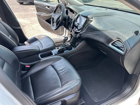Used 2017 Chevrolet Cruze Premier image 29