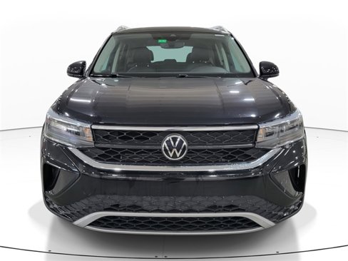Used 2022 Volkswagen Taos SE image 3