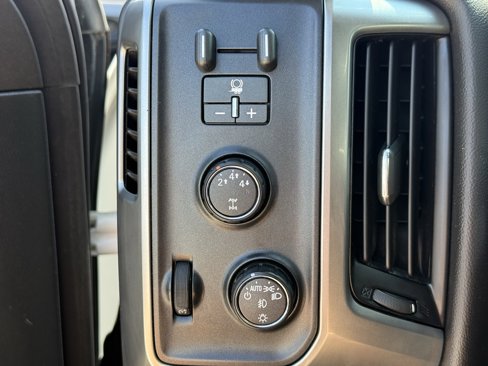 Used 2015 Chevrolet Silverado 2500 LT w/ LT Convenience Package image 23