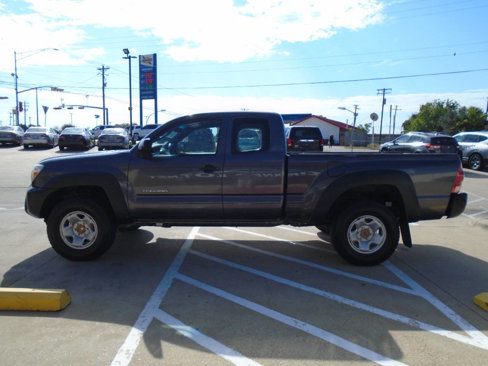 Used 2012 Toyota Tacoma PreRunner image 3