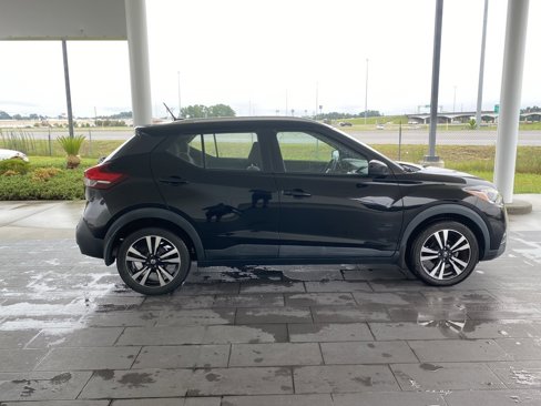 Used 2020 Nissan Kicks SV image 4