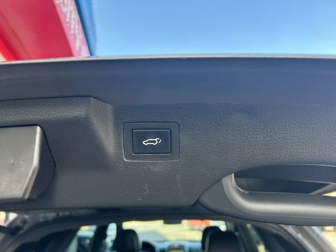Used 2015 Kia Sorento SX image 28