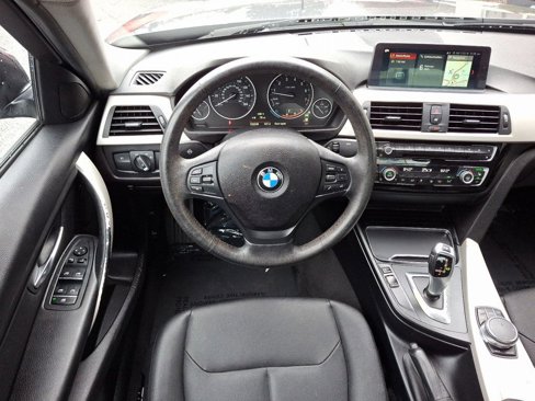 Used 2018 BMW 320i xDrive Sedan w/ Convenience Package image 11