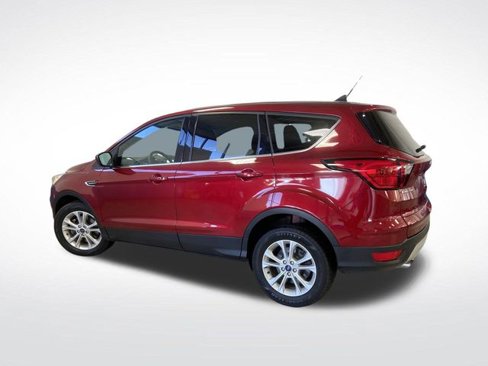 Used 2019 Ford Escape SE image 3