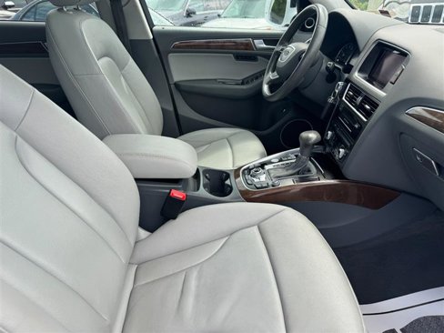 Used 2016 Audi Q5 2.0T Premium Plus w/ Technology Package image 9
