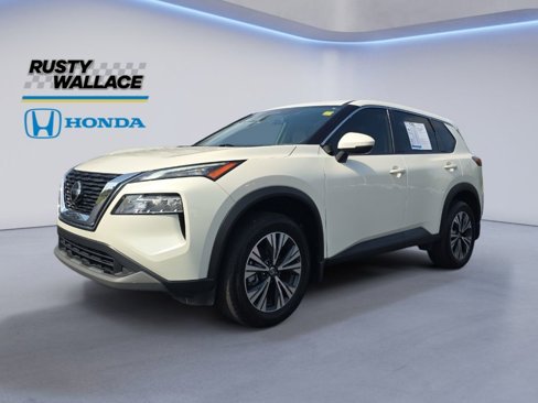 Used 2021 Nissan Rogue SV image 1