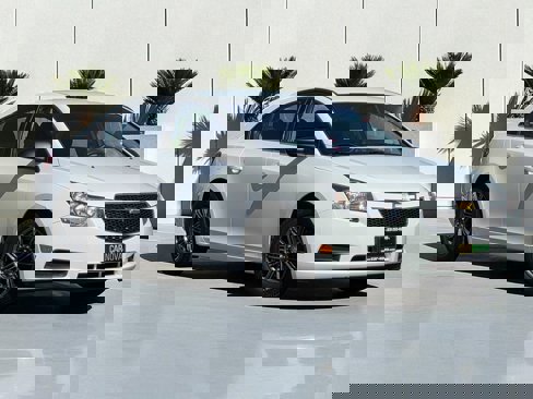 Used 2012 Chevrolet Cruze LS w/ Connectivity Package image 2