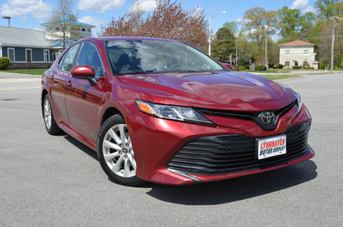 Used 2020 Toyota Camry LE image 2
