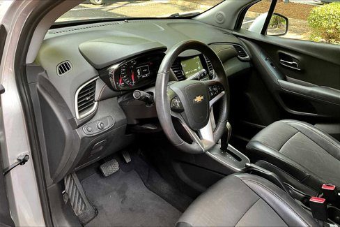Used 2017 Chevrolet Trax LT w/ LT Convenience Package image 16