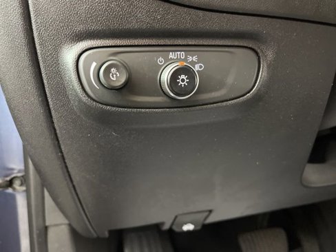Used 2018 Chevrolet Equinox LS image 31