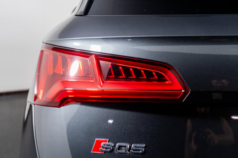 Used 2018 Audi SQ5 Prestige w/ Prestige Package image 12