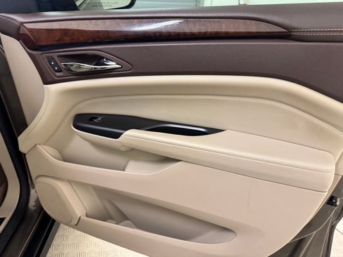 Used 2015 Cadillac SRX Luxury w/ Driver Awareness Package image 11