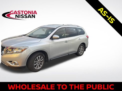 Used 2015 Nissan Pathfinder SV image 3