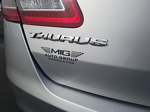 Used 2018 Ford Taurus SEL image 47