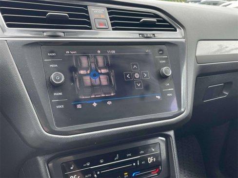 Certified 2022 Volkswagen Tiguan SE image 25