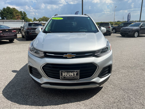 Used 2022 Chevrolet Trax LT w/ LT Convenience Package image 2