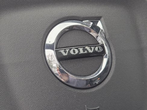 Certified 2023 Volvo XC40 Recharge Ultimate image 34