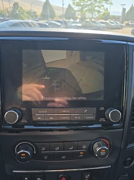 Used 2022 Nissan Titan SV image 15