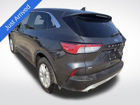Used 2020 Ford Escape SE image 5