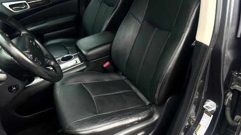 Used 2013 Nissan Pathfinder Platinum w/ Platinum Premium Pkg image 42