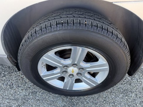 Used 2009 Chevrolet Traverse LT image 18