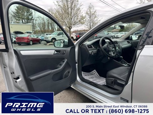 Used 2013 Volkswagen Jetta SE image 9